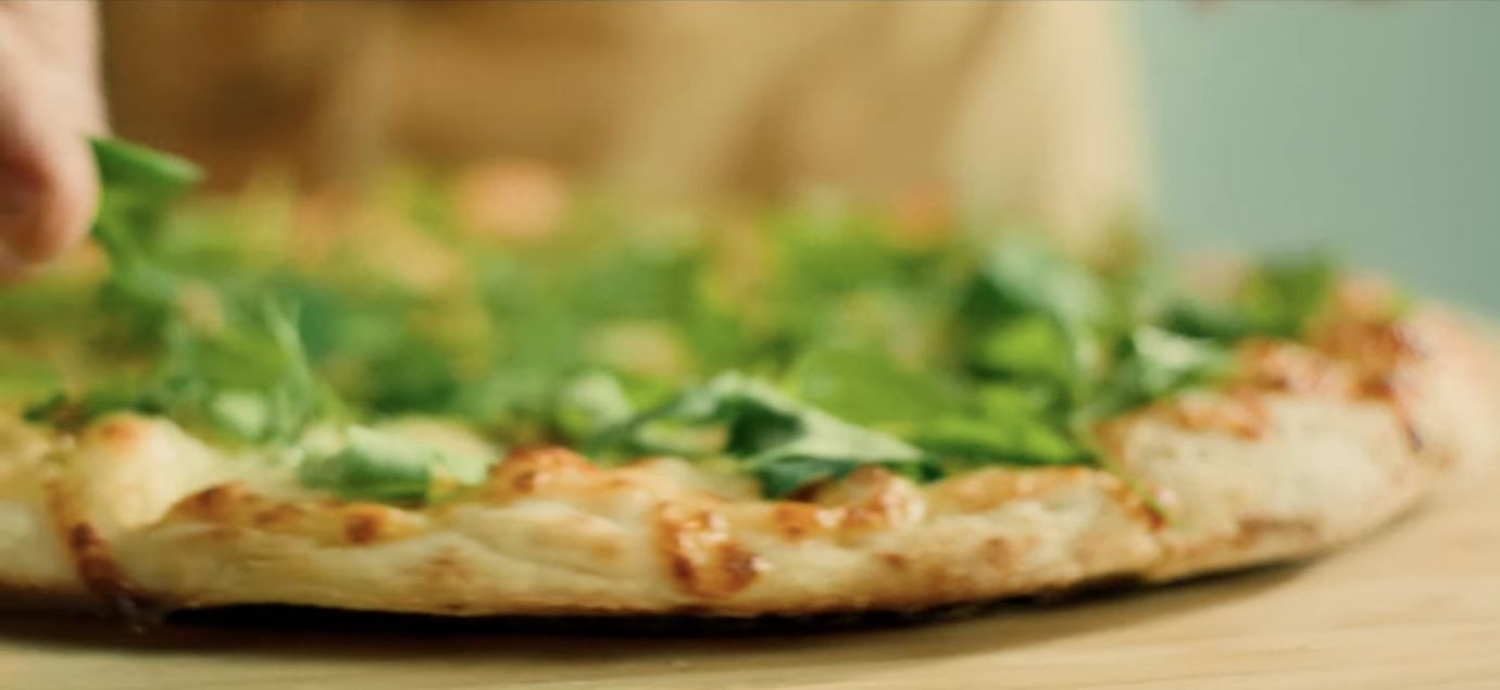 Film final · 00:44 — pizza în prim-plan